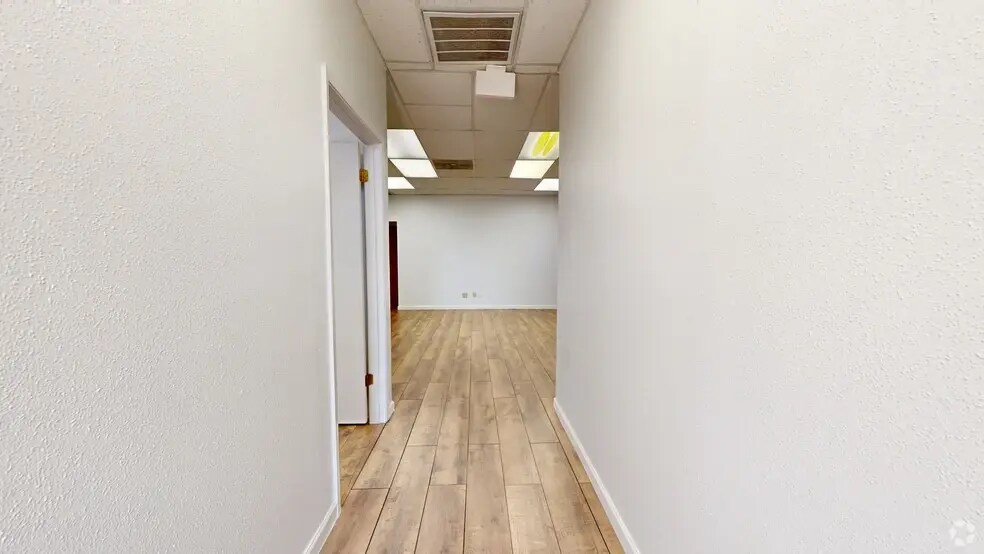 1213 W Carrier Pky, Grand Prairie, TX à louer - Numérisation 3D Matterport – Image 3 sur 24
