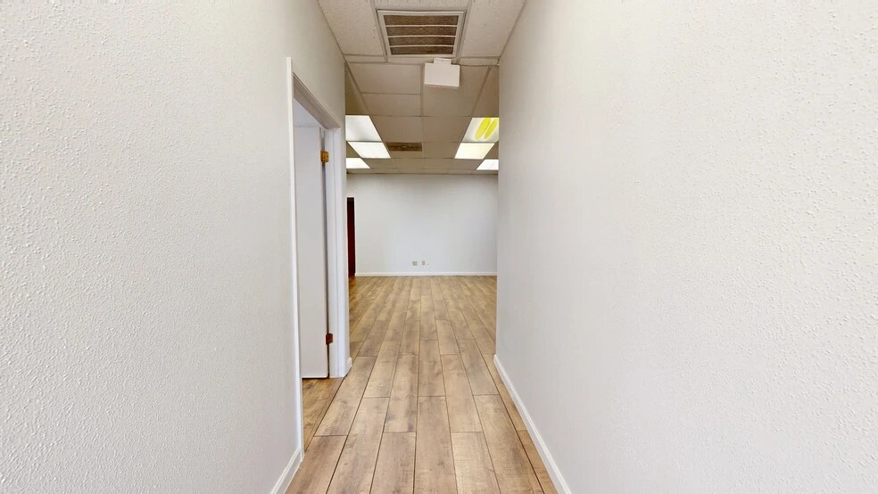 1205 W Carrier Pky, Grand Prairie, TX à louer - Numérisation 3D Matterport – Image 3 sur 25