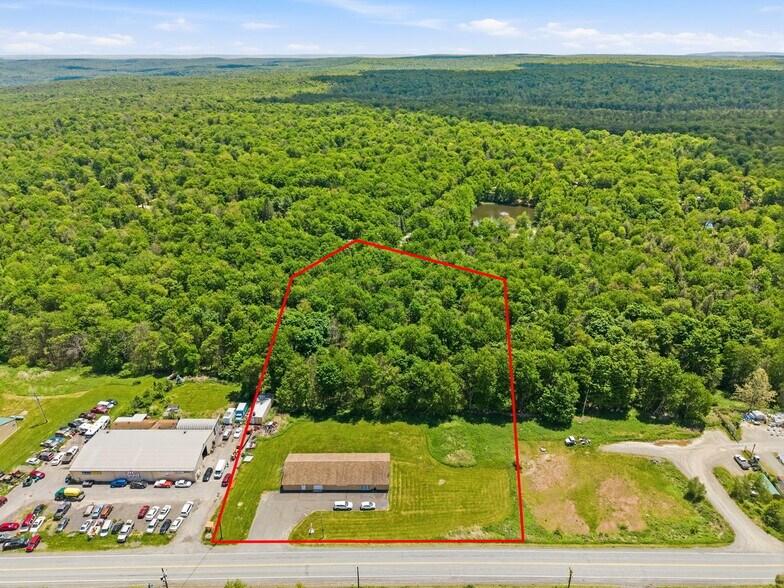 1304 Main St, Gouldsboro, PA à vendre - Photo de l’immeuble – Image 1 sur 33