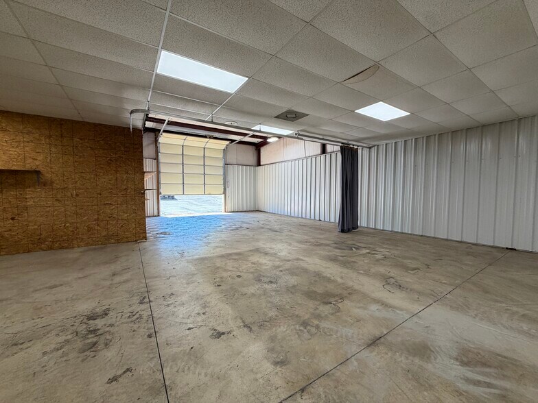 5205 Old Buncombe Rd, Greenville, SC à louer - Photo intérieure – Image 2 sur 7