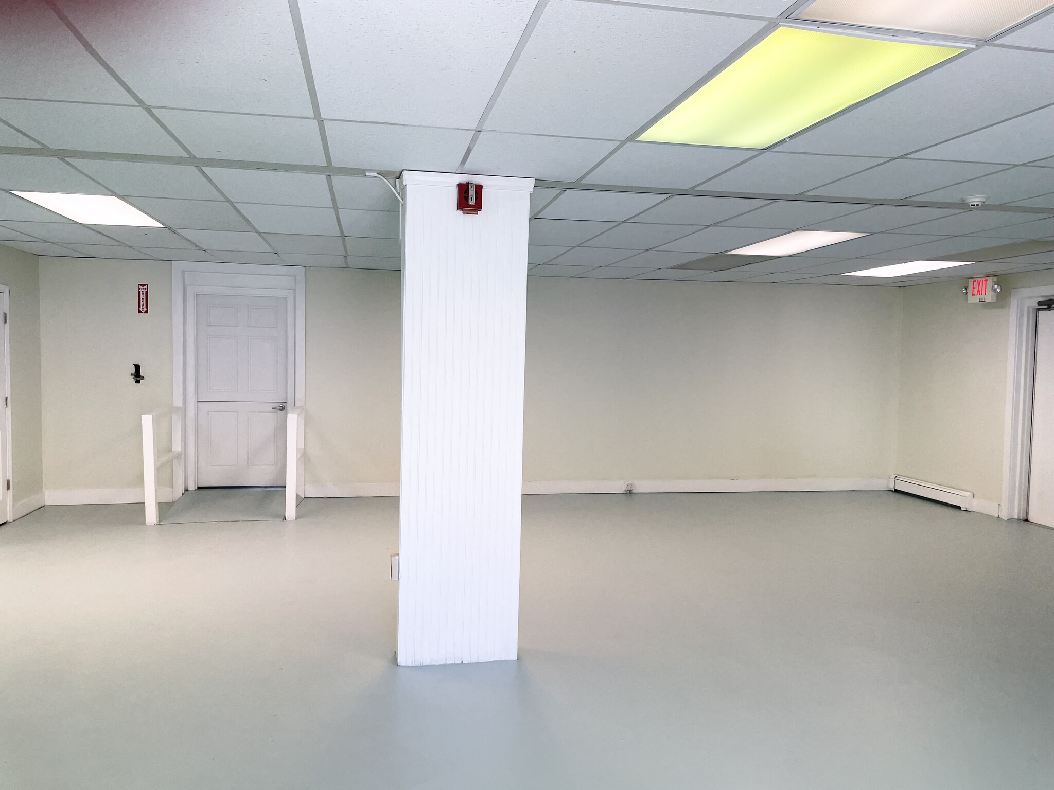 15 Church St, Merrimac, MA à louer Photo intérieure– Image 1 sur 6