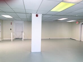 15 Church St, Merrimac, MA à louer Photo intérieure– Image 1 sur 6