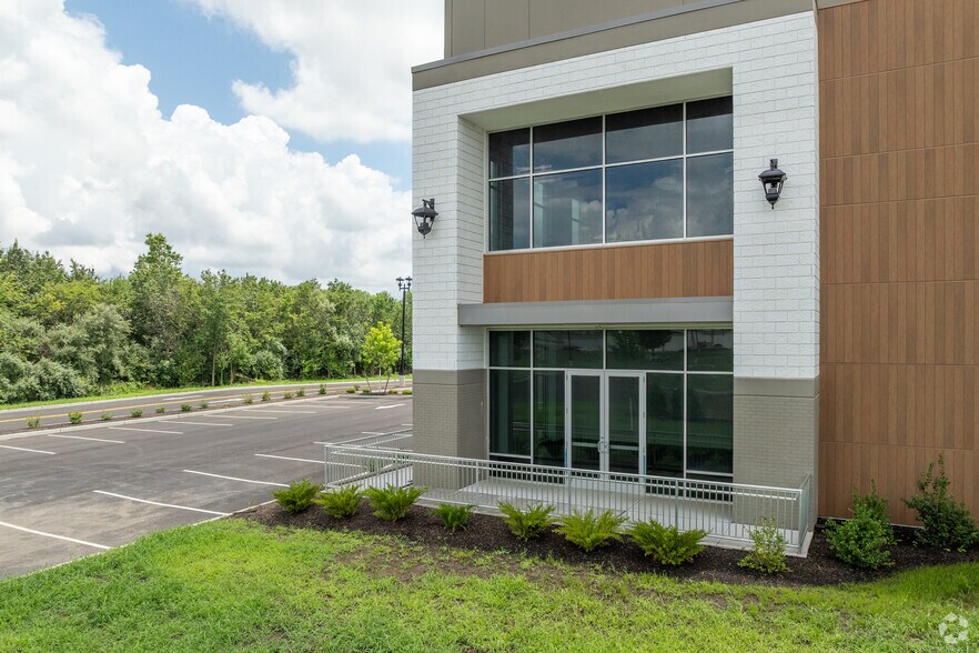500 Halls Mill Rd, Freehold, NJ à louer - Photo de l’immeuble – Image 3 sur 29