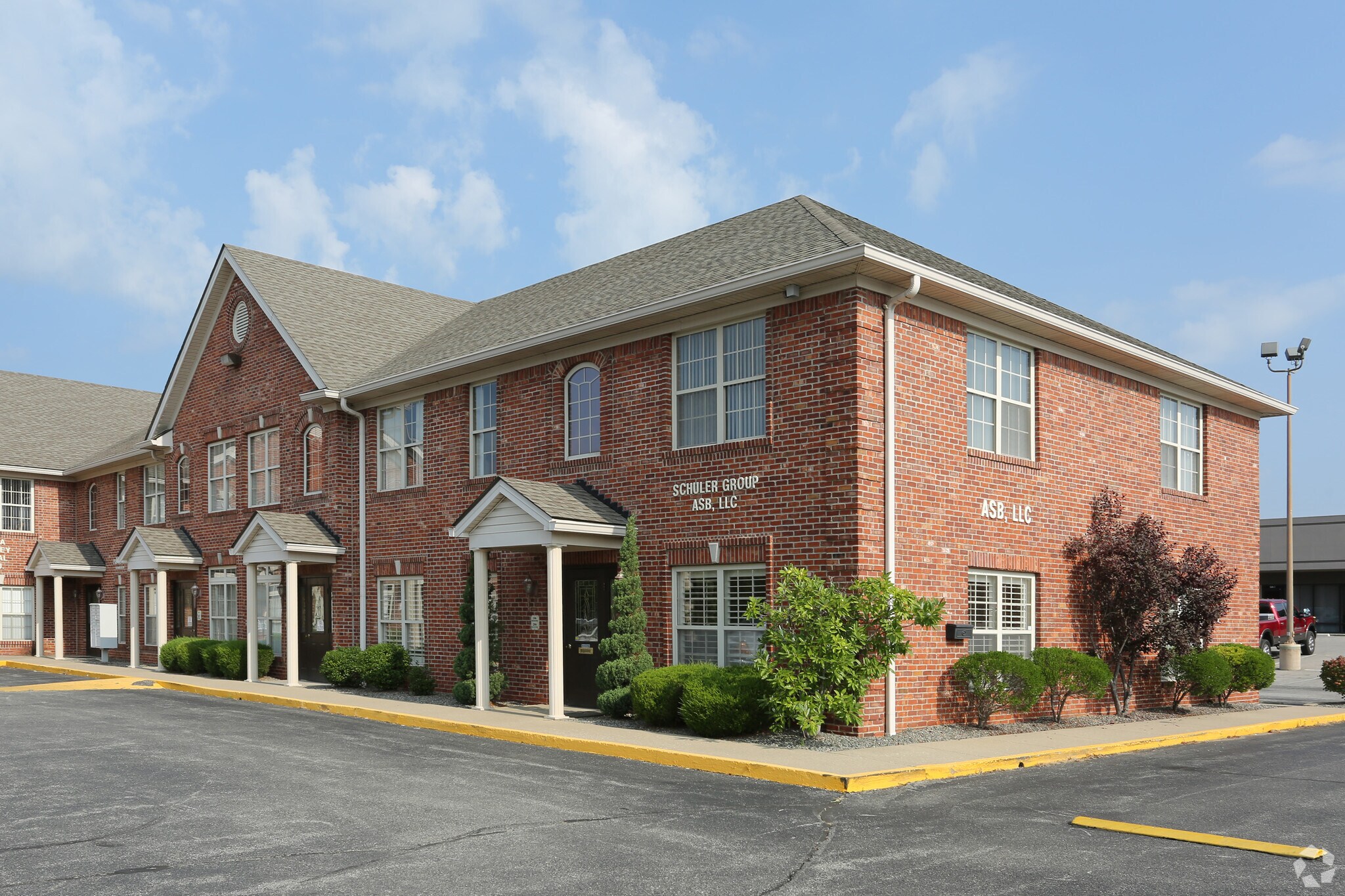720 Rolling Creek Dr, New Albany, IN à louer Photo principale– Image 1 sur 9