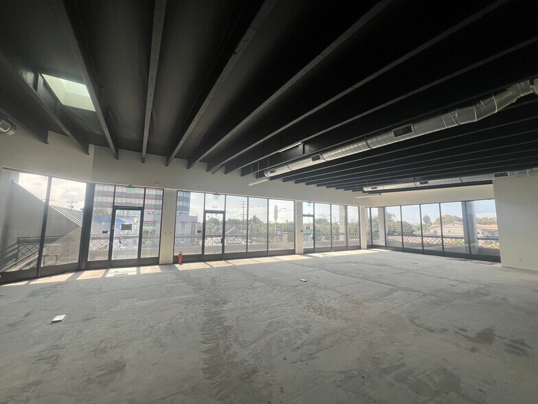 2512-2540 Overland Ave, Los Angeles, CA à louer - Photo de l’immeuble – Image 3 sur 5