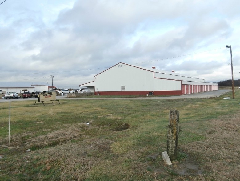 308 E Main St, Sulphur Springs, IN à vendre - Photo principale – Image 1 sur 28