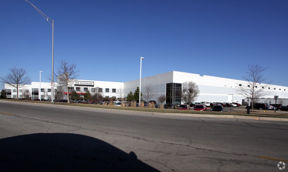 1000 Windham Pky, Bolingbrook, IL à louer - Photo de l’immeuble – Image 1 sur 3