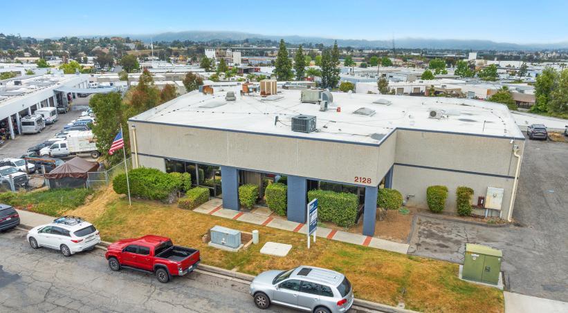 2128 Auto Park Way, Escondido, CA à vendre - Photo de l’immeuble – Image 1 sur 13