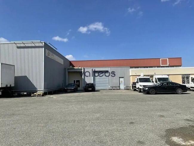 Plus de détails pour Bureau, Local d'activités à louer