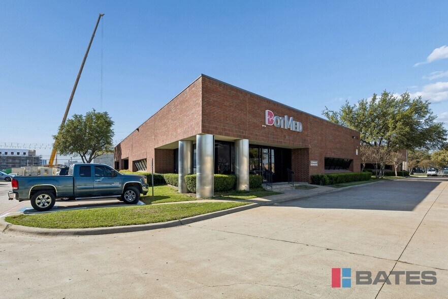 1430 & 1440 Regal Row portefeuille de 2 biens à vendre sur LoopNet.fr - Photo de l’immeuble – Image 3 sur 20