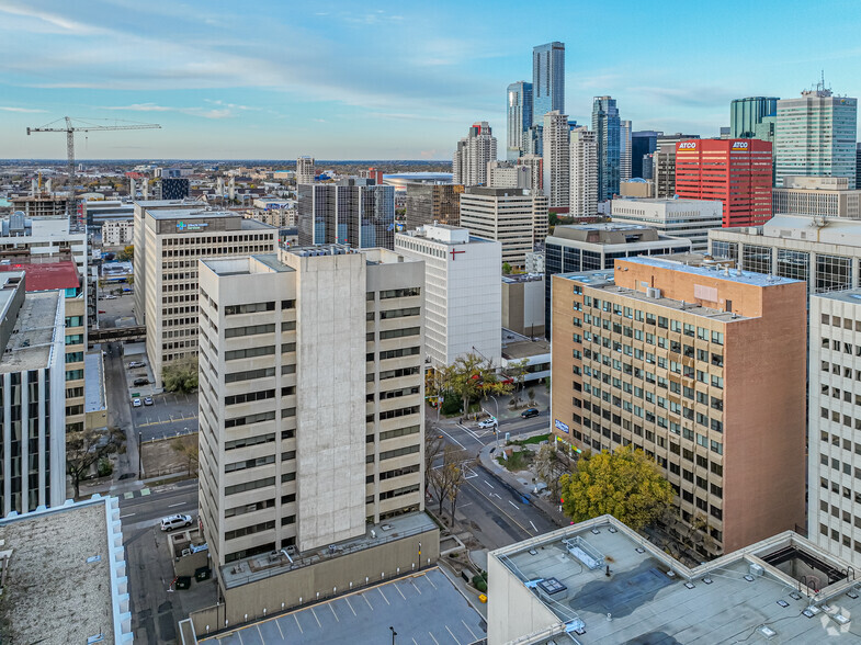 10707 100th Ave NW, Edmonton, AB à louer - Aérien – Image 3 sur 3