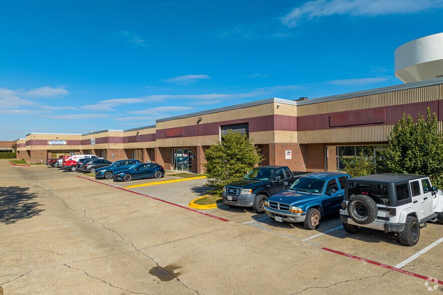 10503 Forest Ln, Dallas, TX à vendre - Photo de l’immeuble – Image 2 sur 7