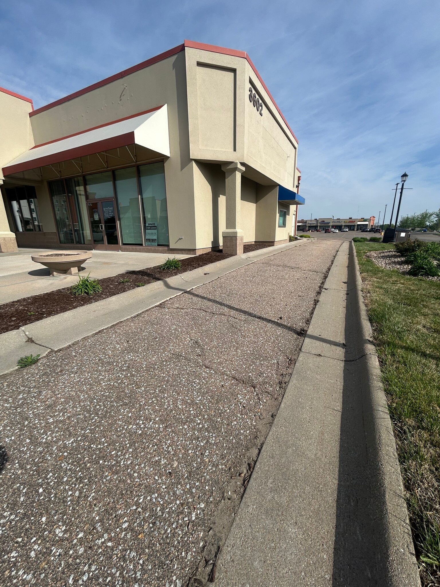 3800 Osborne Dr W, Hastings, NE à louer Photo de l’immeuble– Image 1 sur 10