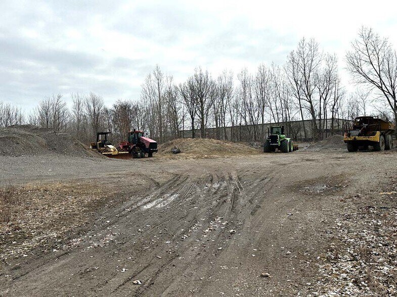 3755 Tower Dr, Howell, MI à louer - Photo de l’immeuble – Image 3 sur 4