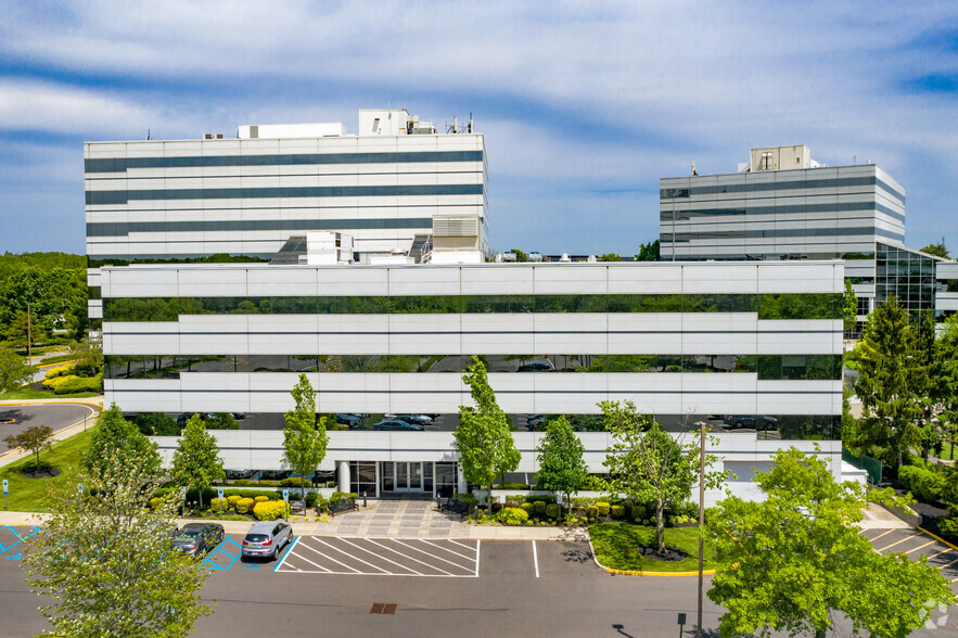 8000 Midlantic Dr, Mount Laurel, NJ à louer - Photo de l’immeuble – Image 1 sur 11