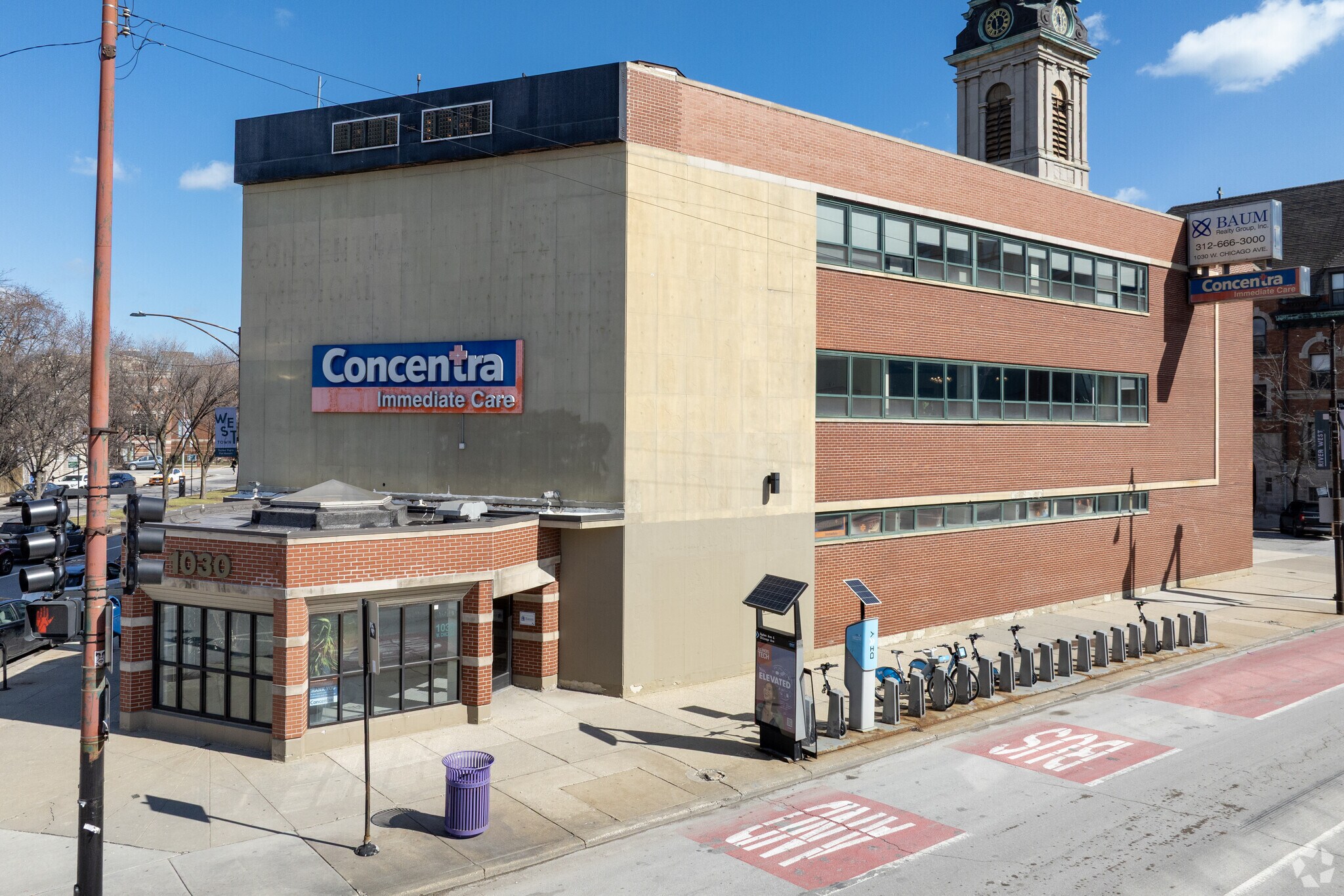 1030 W Chicago Ave, Chicago, IL à louer Photo principale– Image 1 sur 8