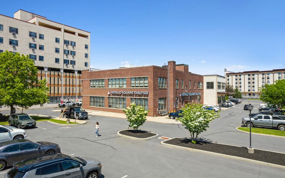 1 Herald Sq, New Britain, CT à vendre - Photo de l’immeuble – Image 3 sur 9