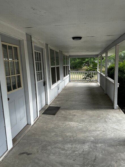309 Railroad St, Buda, TX à vendre - Photo de l’immeuble – Image 3 sur 13