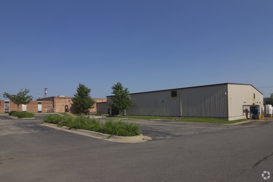 5055 26th Ave, Rockford, IL à louer - Photo de l’immeuble – Image 1 sur 2