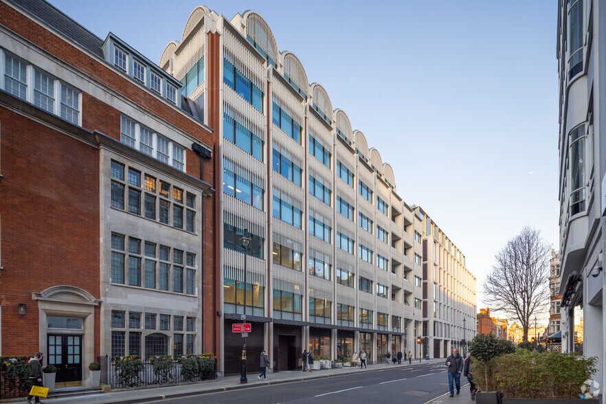 Mortimer St, Londres à louer - Photo de l’immeuble – Image 2 sur 5