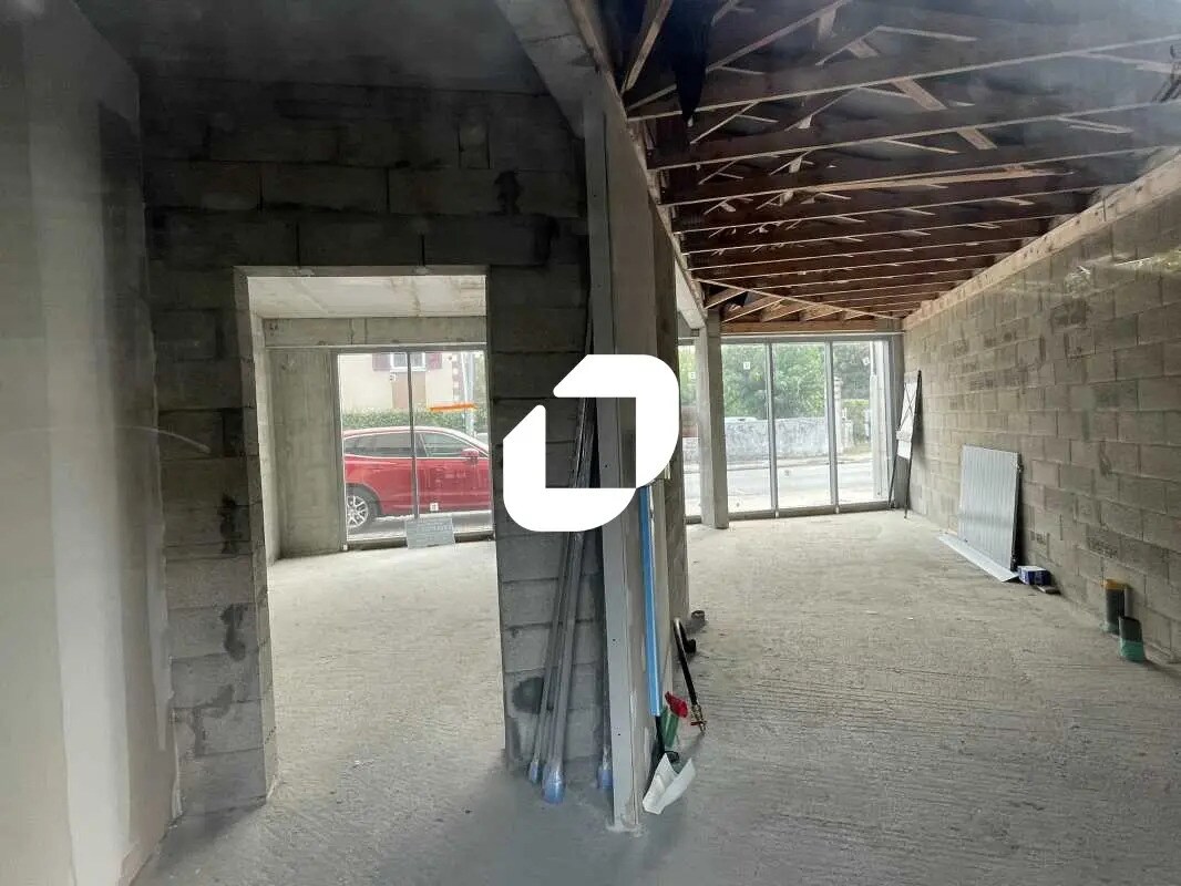 Local commercial dans Biganos à louer Photo intérieure– Image 1 sur 10