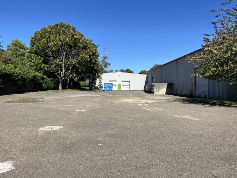 6 Avenue Jean Rostand, Trappes à louer - Photo de l’immeuble – Image 2 sur 11