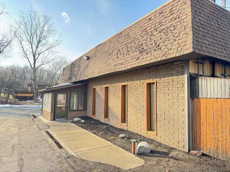 535 E Turkeyfoot Lake Rd, Akron, OH à vendre - Photo de l’immeuble – Image 2 sur 6