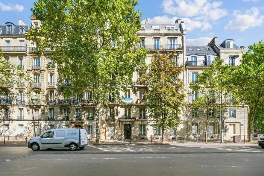174 Boulevard Malesherbes, Paris à louer - Photo de l’immeuble – Image 1 sur 15