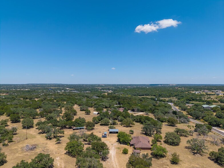 306 Ranch to Market Rd 1869, Liberty Hl, Liberty Hill, TX à vendre - Photo de l’immeuble – Image 3 sur 9