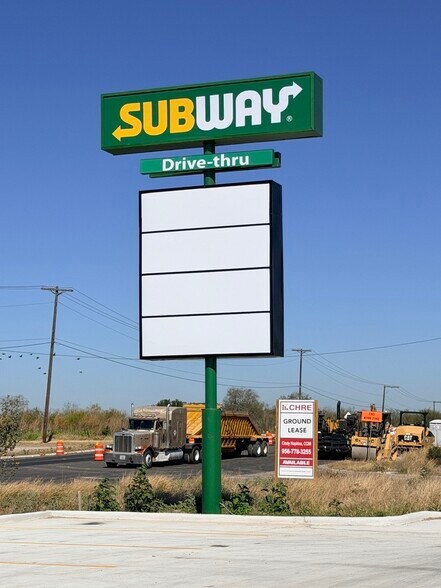 2820 N International Blvd, Weslaco, TX à louer - Photo de l’immeuble – Image 2 sur 15