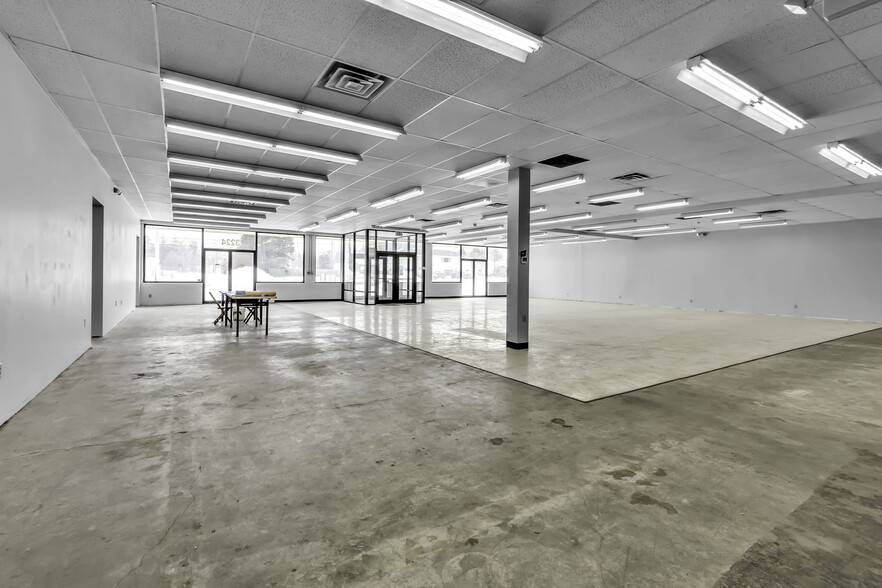 3218 Transit Rd, West Seneca, NY à louer - Photo intérieure – Image 3 sur 22