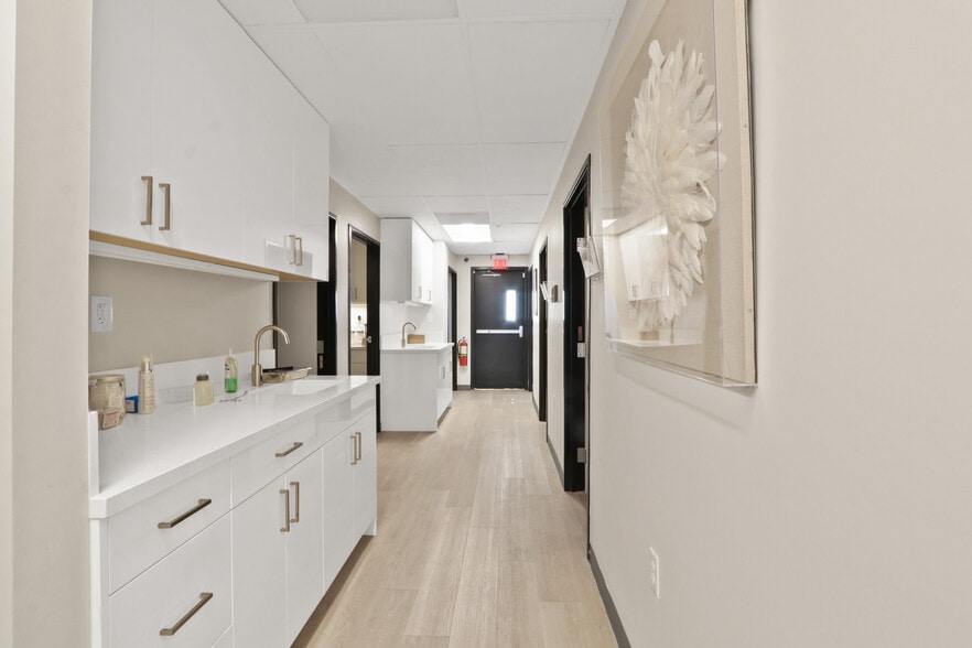 175 S Harbor Blvd, Anaheim, CA à louer - Photo intérieure – Image 3 sur 4