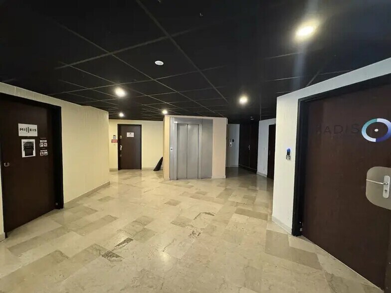 Rue Du Chapeau Rouge, Dijon à louer - Hall d’entrée – Image 3 sur 5