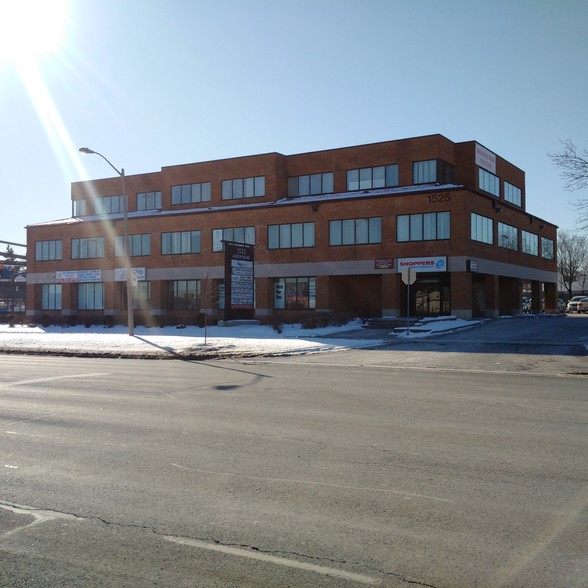 1525 Albion Rd, Toronto, ON à louer - Photo de l’immeuble – Image 3 sur 6