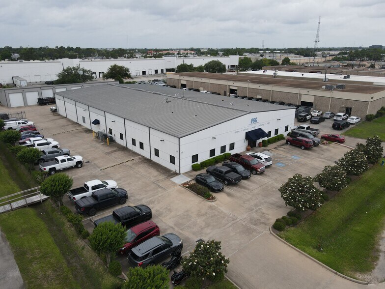 5115 Steadmont Dr, Houston, TX à vendre - Photo de l’immeuble – Image 1 sur 3