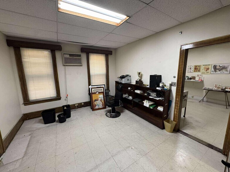 3066 35th St, Astoria, NY à louer - Photo de l’immeuble – Image 3 sur 11