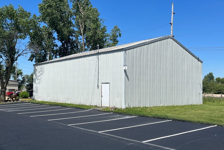 2415 Parview Rd, Middleton, WI à louer - Photo de l’immeuble – Image 1 sur 2