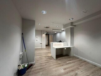 Plus de détails pour Bureau/Local commercial à louer