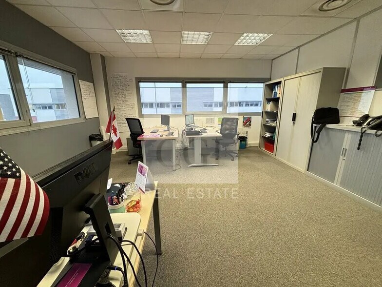 50 Rue Jean Zay, Saint-Priest à louer - Photo de l’immeuble – Image 3 sur 9