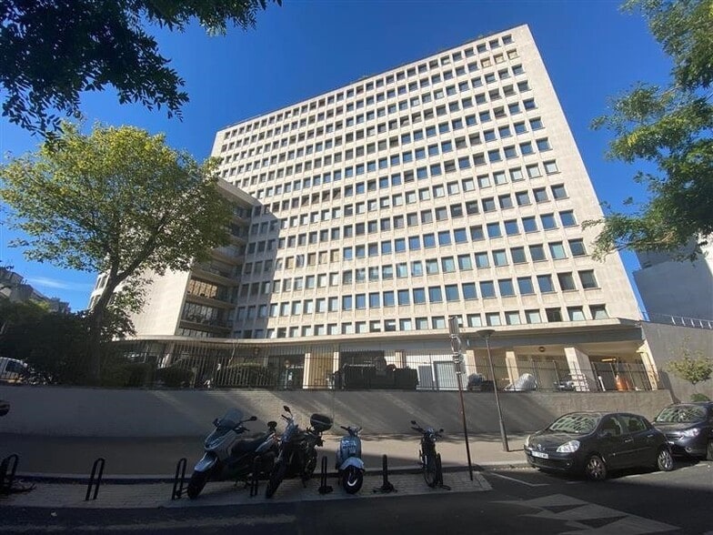 58 A Rue Du Dessous Des Berges, Paris à louer - Photo de l’immeuble – Image 2 sur 11