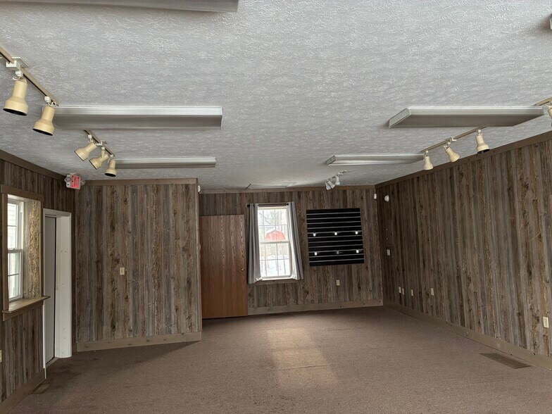 955 Main St, Grafton, OH à vendre - Photo de l’immeuble – Image 3 sur 5