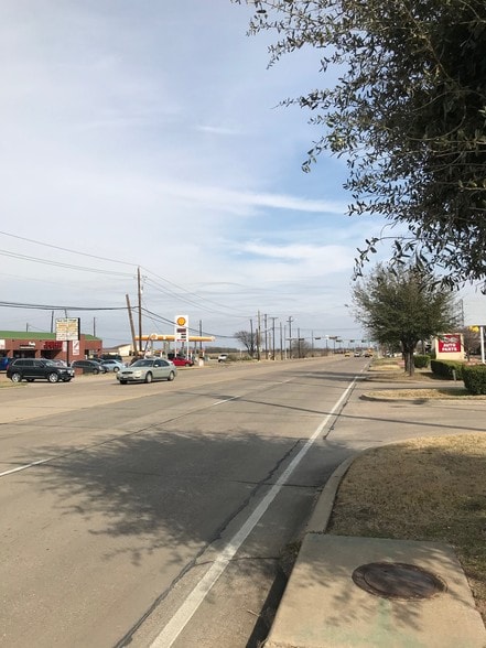 273 E Ovilla Rd, Red Oak, TX à vendre - Photo de l’immeuble – Image 2 sur 3