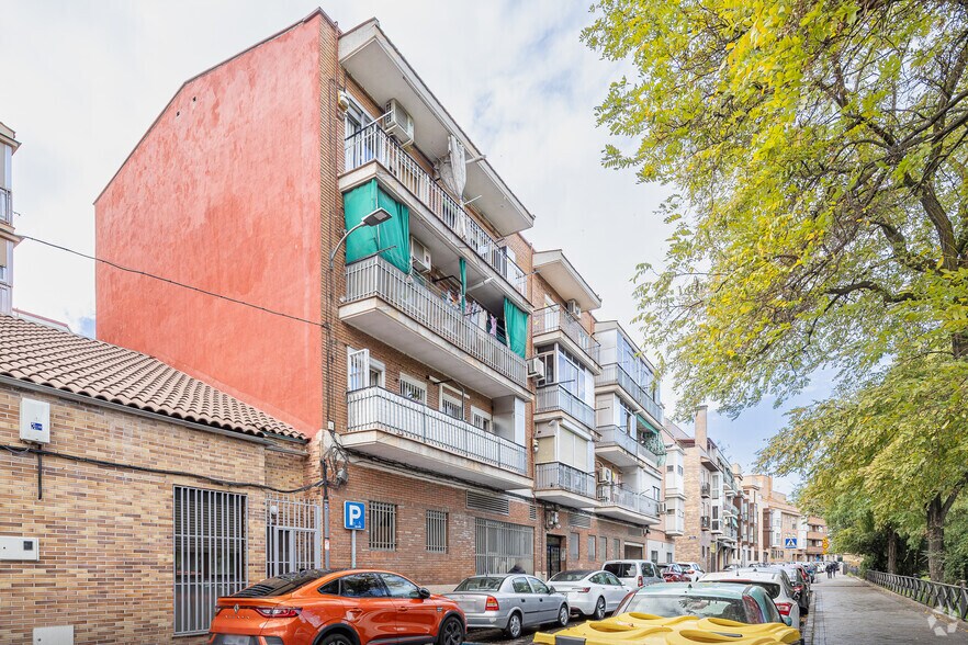 Calle de Palomares, 35, Madrid, Madrid à louer - Photo de l’immeuble – Image 2 sur 2