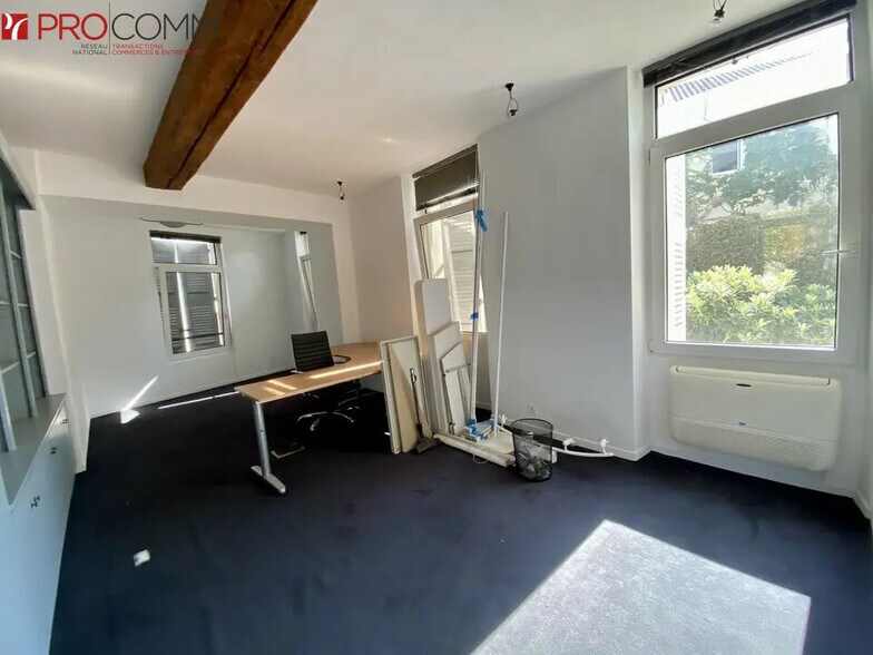 Bureau dans Avignon à louer - Photo de l’immeuble – Image 3 sur 6