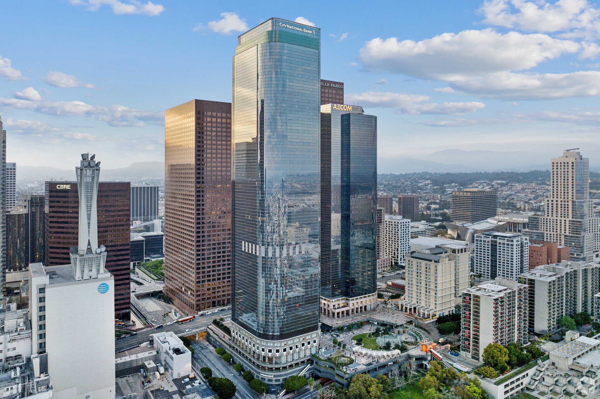 350 S Grand Ave, Los Angeles, CA à louer Photo principale– Image 1 sur 26