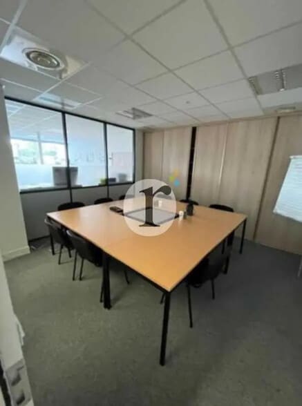 Bureau dans Famars à louer - Photo de l’immeuble – Image 2 sur 4