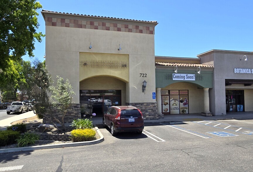 722 E Main St, Santa Maria, CA à louer - Photo de l’immeuble – Image 1 sur 6