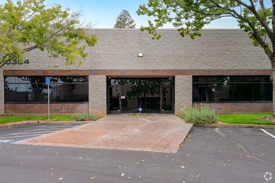 10304 Placer Ln, Sacramento, CA à louer - Photo de l’immeuble – Image 3 sur 24