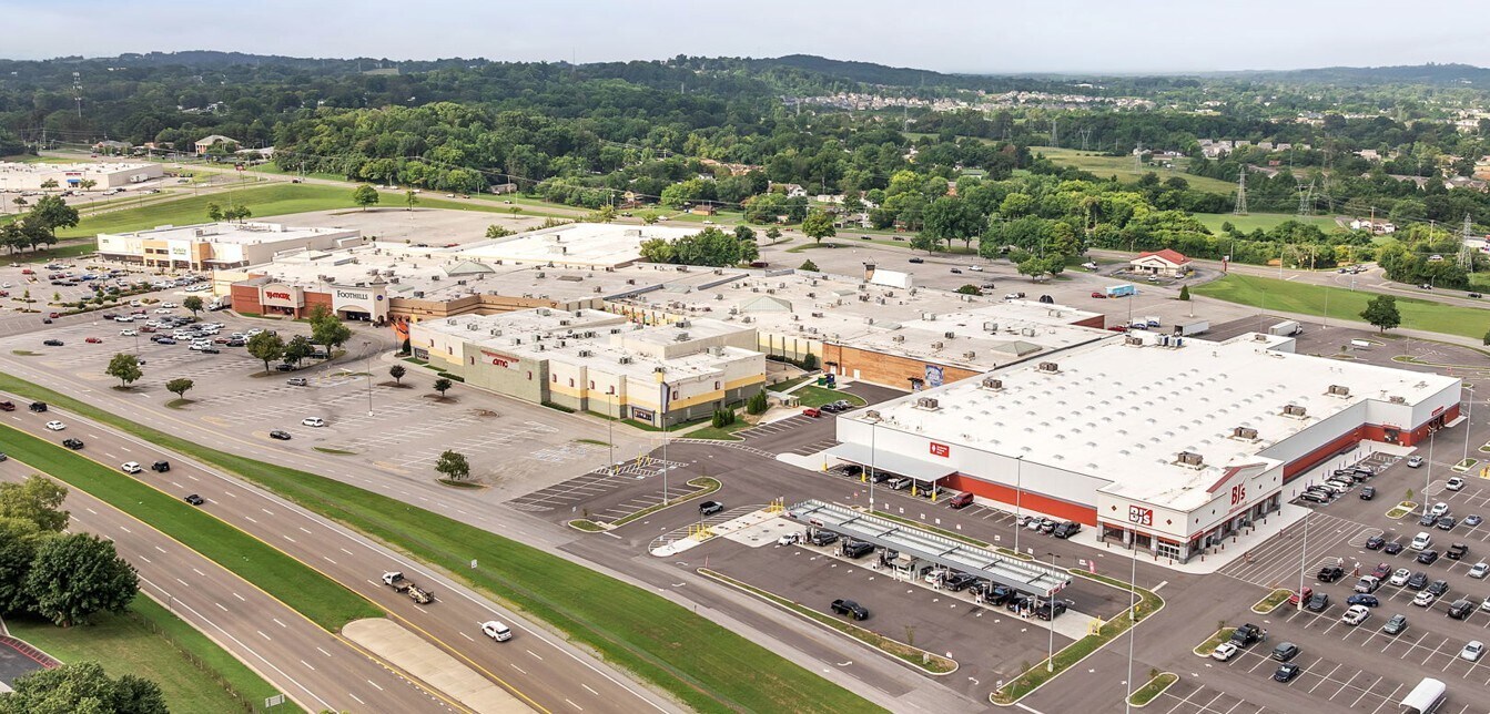 197 Foothills Mall, Maryville, TN à louer Photo principale– Image 1 sur 18