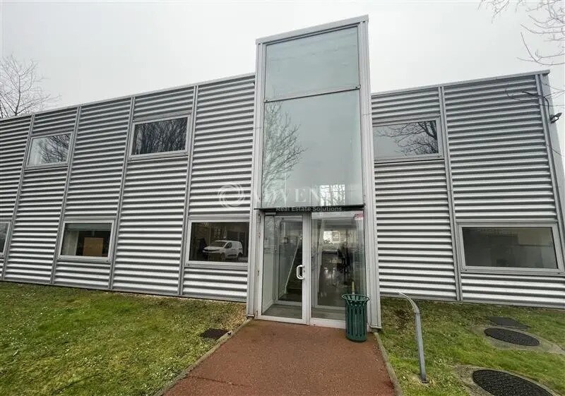 Bureau dans Tremblay-en-France à louer - Photo de l’immeuble – Image 1 sur 7